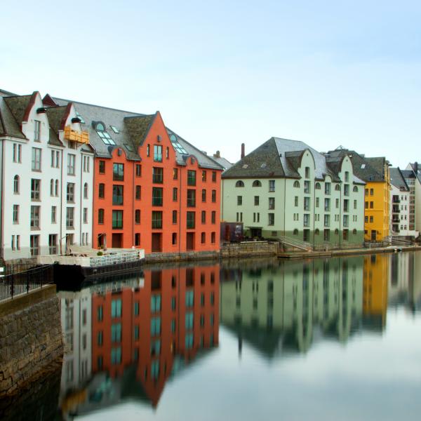 Hop-on Hop-off Alesund Highlights Tour