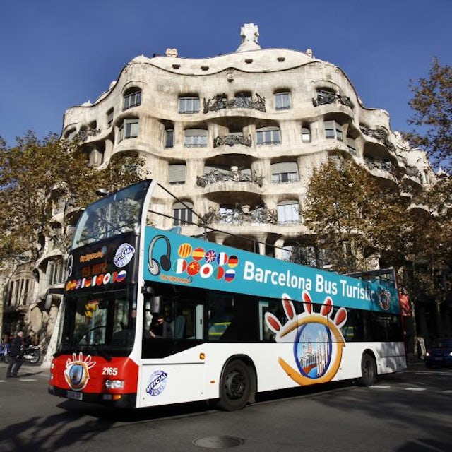 Hop-On Hop-Off Barcelona Bus Tour image 1
