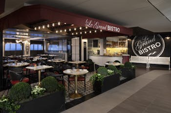 Le Grande Bistro Photo