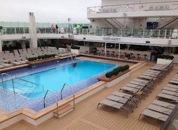 britannia cruise ship swimming pool