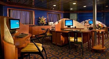 Internet Cafe Photo