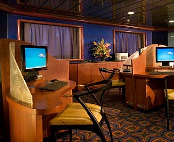 Internet Cafe Photo