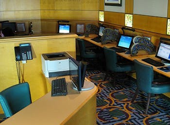 Internet Cafe Photo