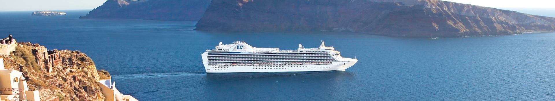 Emerald Princess Cruise Ship Starboard Side Upper Decks Balconies Princess  – Stock Editorial Photo © EWYMedia #555675096