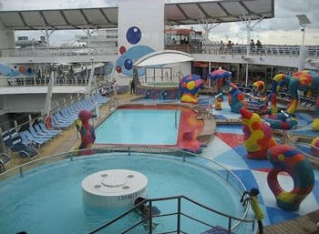 Pools onboard the Independence of the Seas - Cruiseline.com