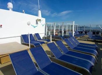 Pools onboard the Norwegian Breakaway - Cruiseline.com