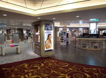 Tradewinds Tax & Duty-Free Photo