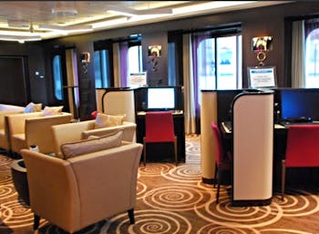 Internet Café Photo