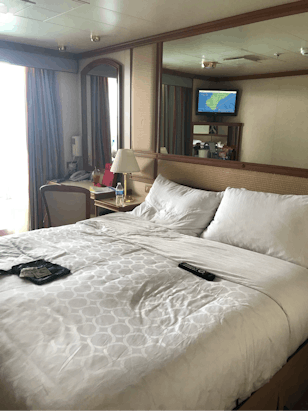 cruiseline stateroom