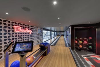Bowling Photo